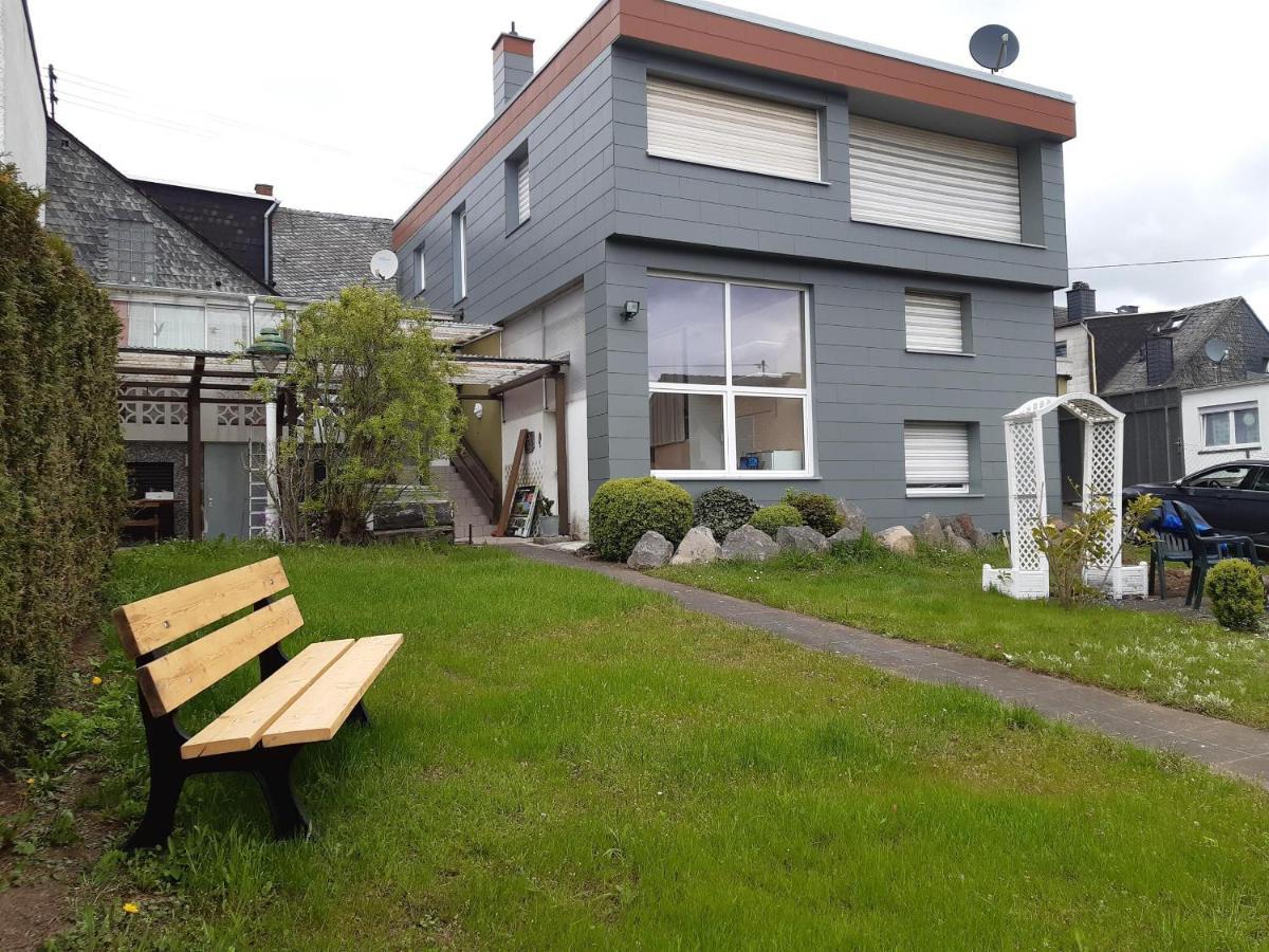 Ferienhaus Zum Hochstein Ettringen  エクステリア 写真