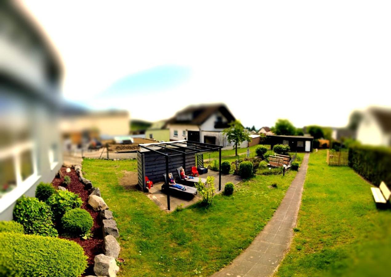 Ferienhaus Zum Hochstein Ettringen  エクステリア 写真