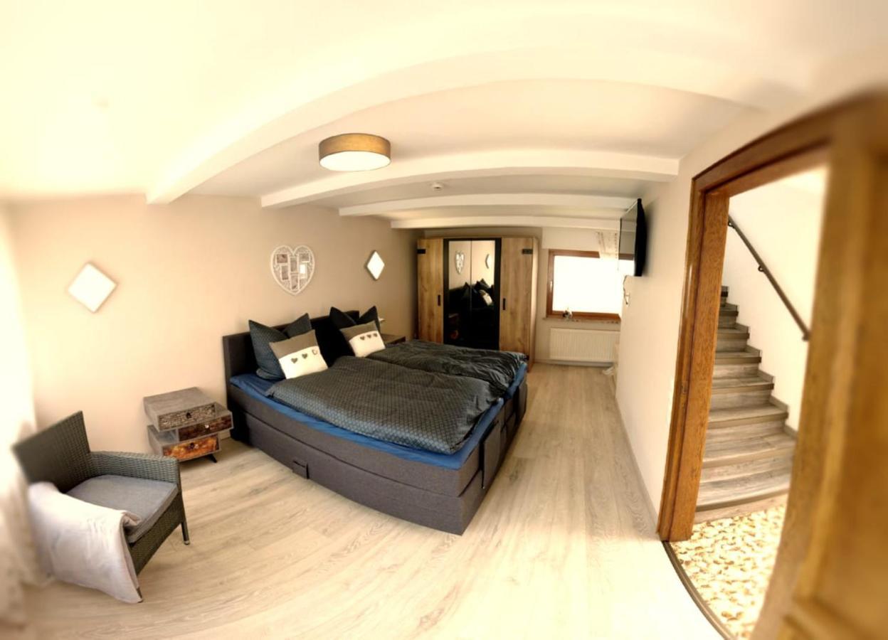 Ferienhaus Zum Hochstein Ettringen  エクステリア 写真